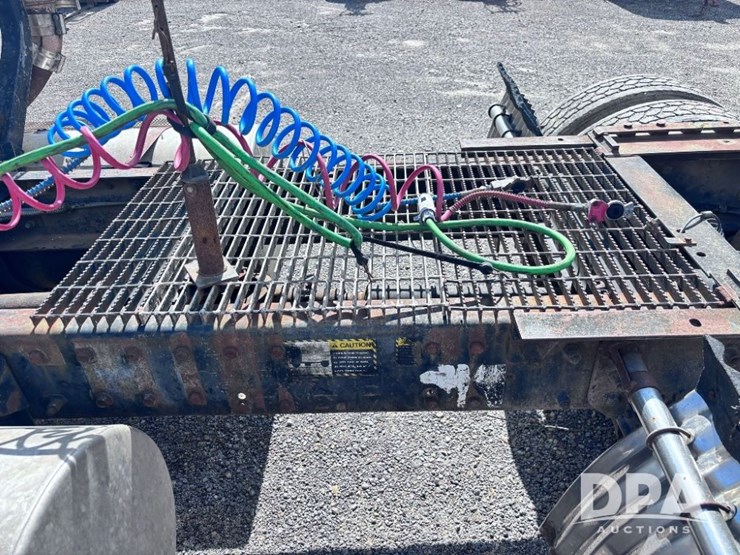 1993-mack-ch613-image-35