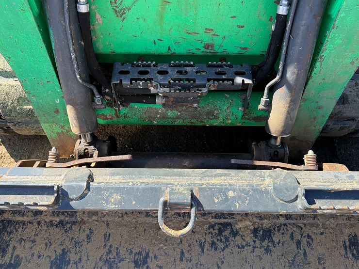 2017-bobcat-t740-image-21