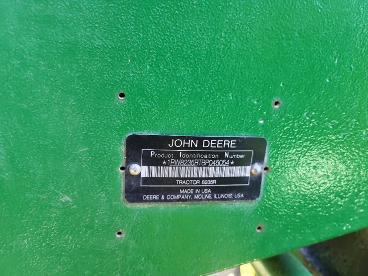 2011-john-deere-8235r-image-52