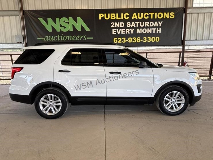 2017-ford-explorer-image-1