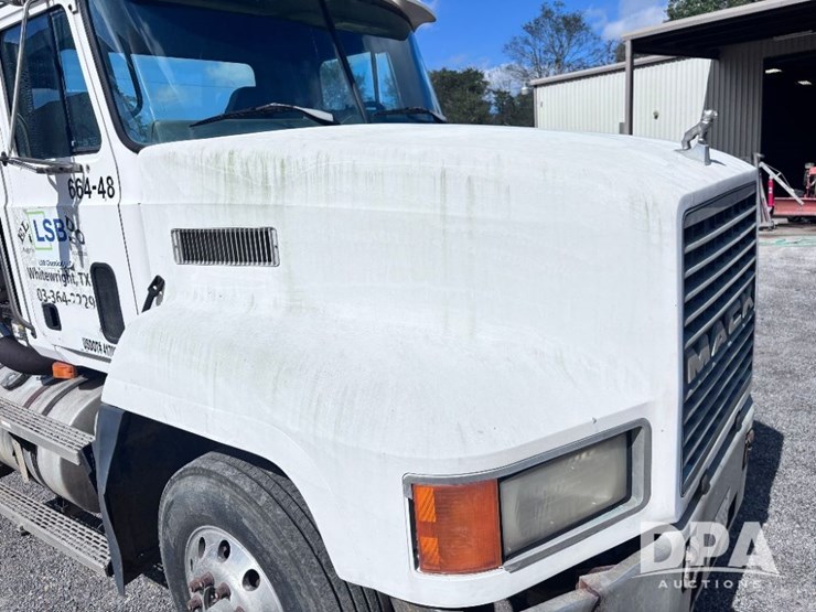 1993-mack-ch613-image-55