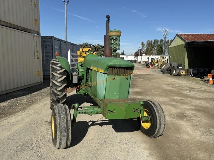 john-deere-4010-image-12