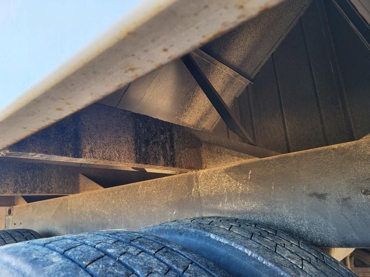 2021-lime-city-equipment-steel-tandem-axle-semi-hopper-trailer---one-owner-image-28