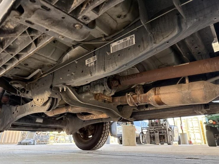 2015-ford-f550-image-25