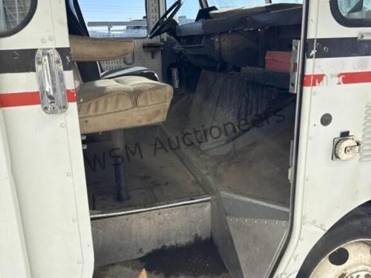 1994-chevrolet-p30-image-28