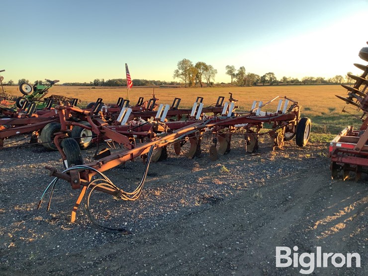 international-720-image-1