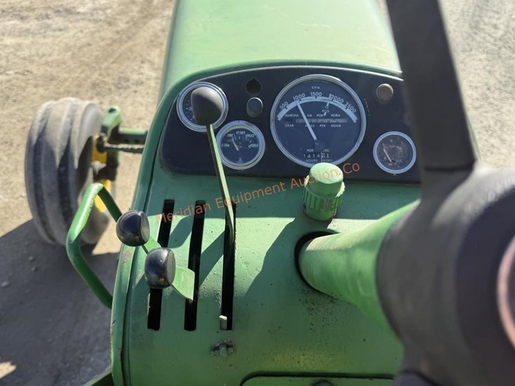 john-deere-4010-image-39