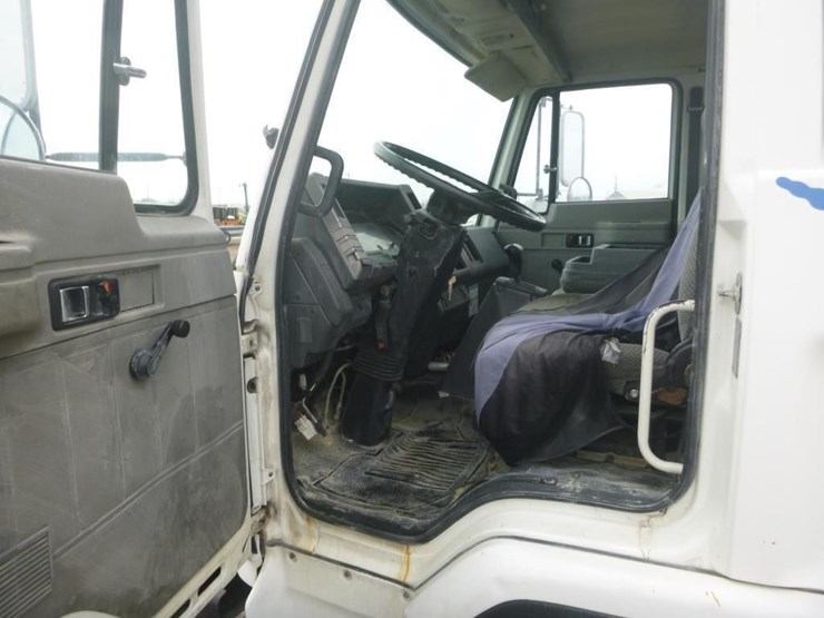 1998-isuzu-frr-image-10