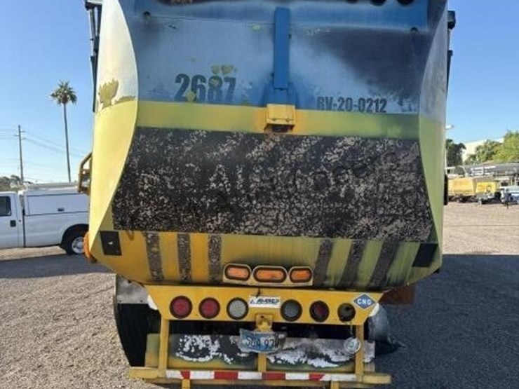 2020-peterbilt-520-image-5