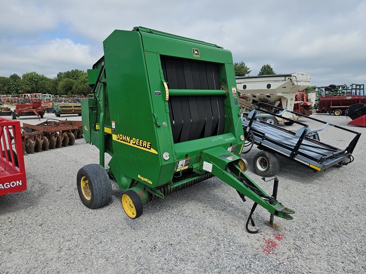 2001-john-deere-567-image-1