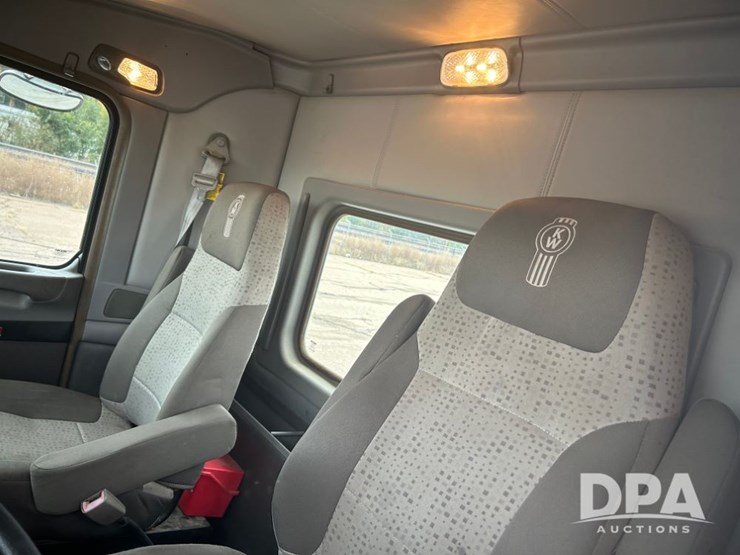 kenworth-t660-image-12