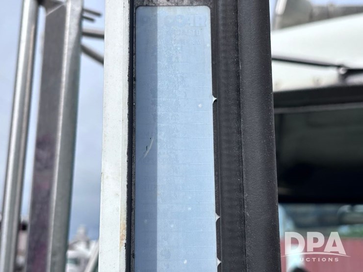 2005-kenworth-t300-image-82