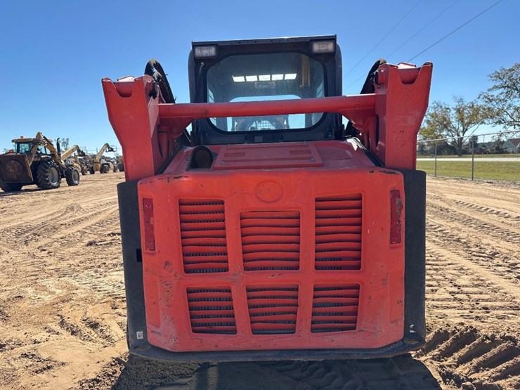 kubota-svl65-2-image-7