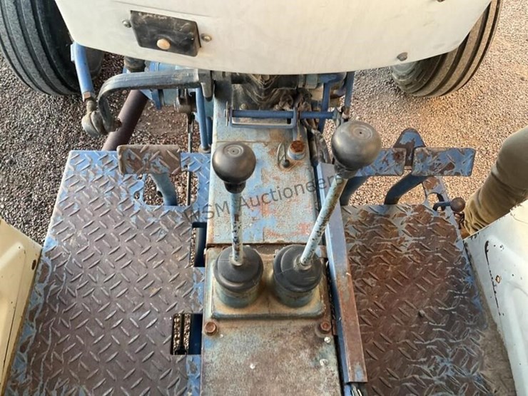 mitsubishi-my750-tractor-image-16