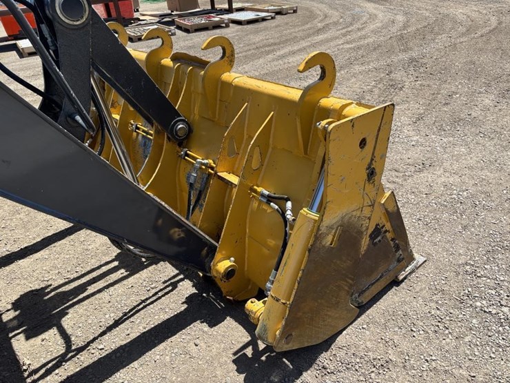 2018-deere-210l-image-11