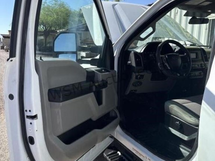 2017-ford-f550-image-25