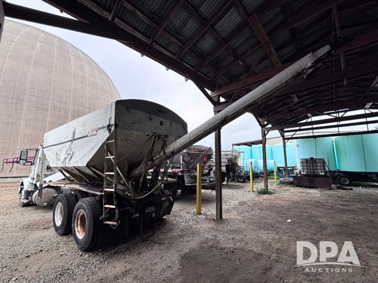 2003-volvo-10-image-14