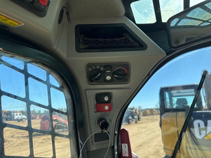 caterpillar-272d2-xhp-image-22