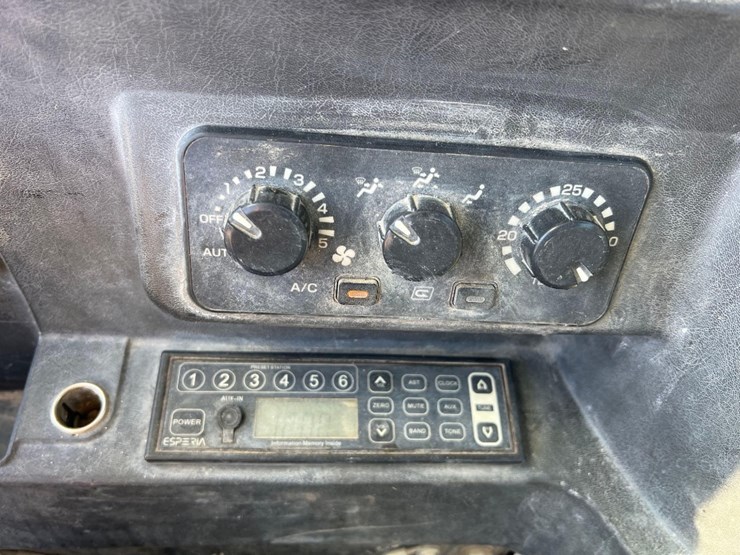 takeuchi-tb285-image-35