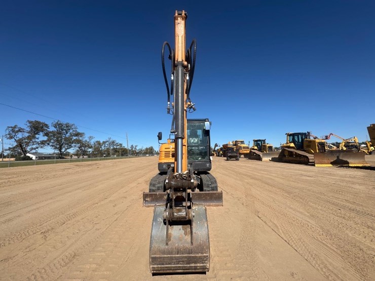 2022-case-cx57c-image-3