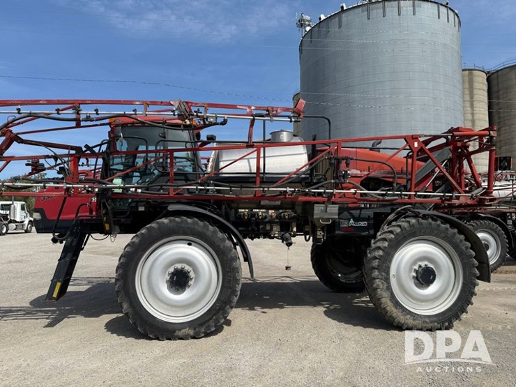 2009-case-ih-patriot-3330-image-2