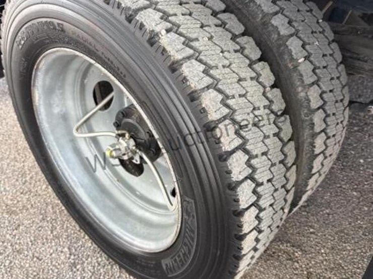 2017-ford-f550-image-11