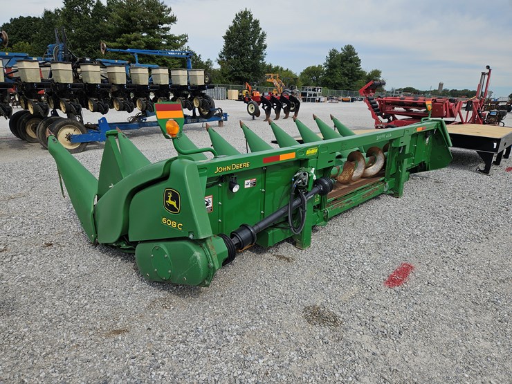 2017-john-deere-608c-image-6