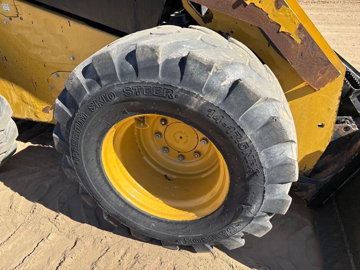 caterpillar-272d2-xhp-image-11