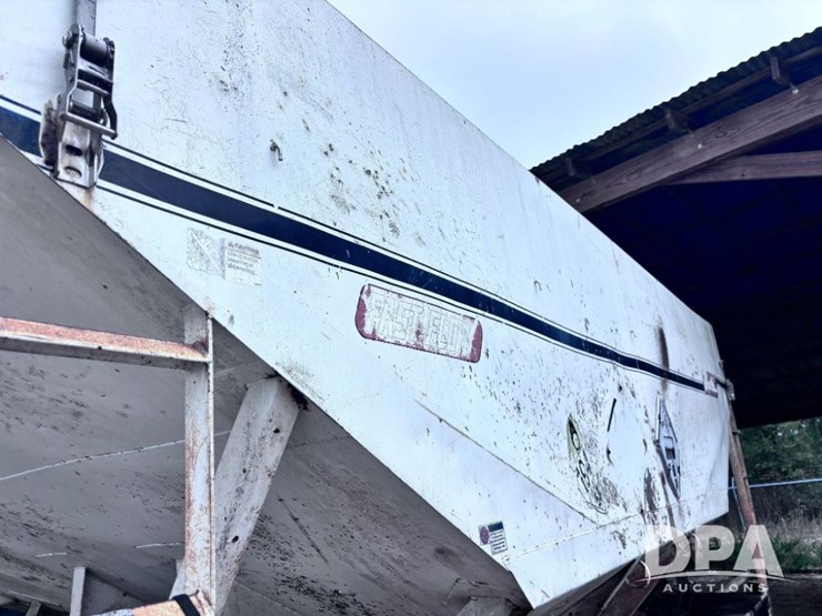 2003-volvo-10-image-33