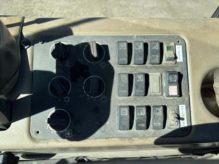 2004-case-721d-image-39