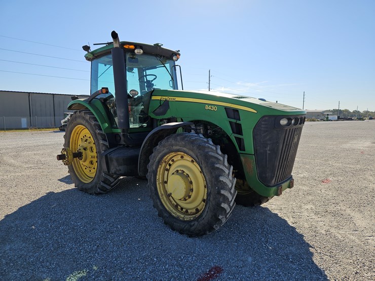2009-john-deere-8430-image-22