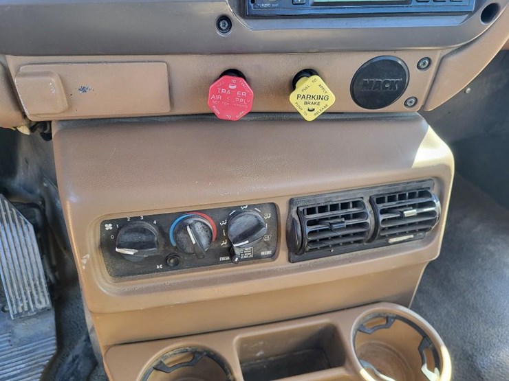 2004-mack-granite-cv713-image-62