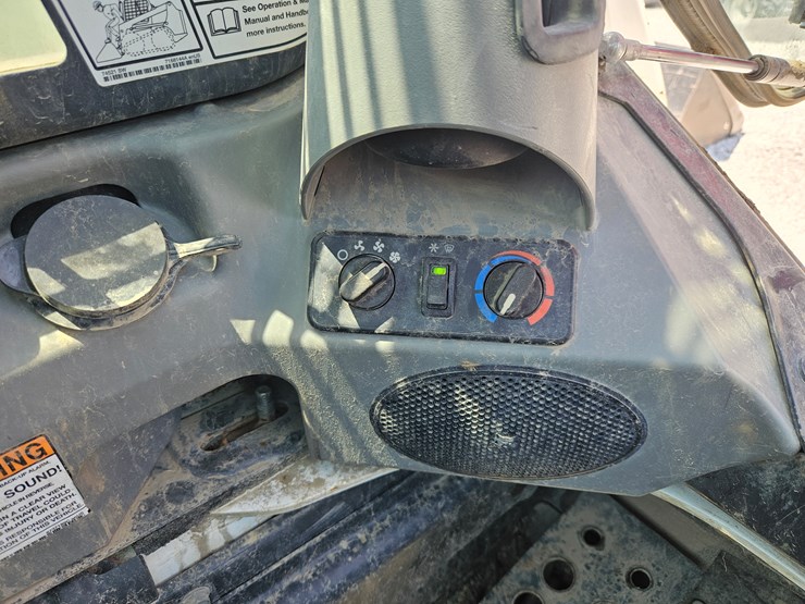 bobcat-t650-image-12