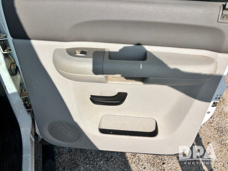 2009-chevrolet-silverado-2500hd-image-59