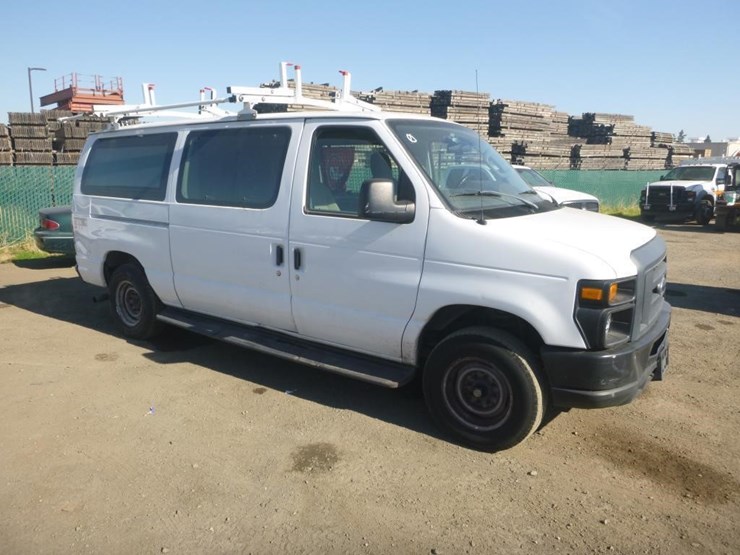 2013-ford-e150-image-2