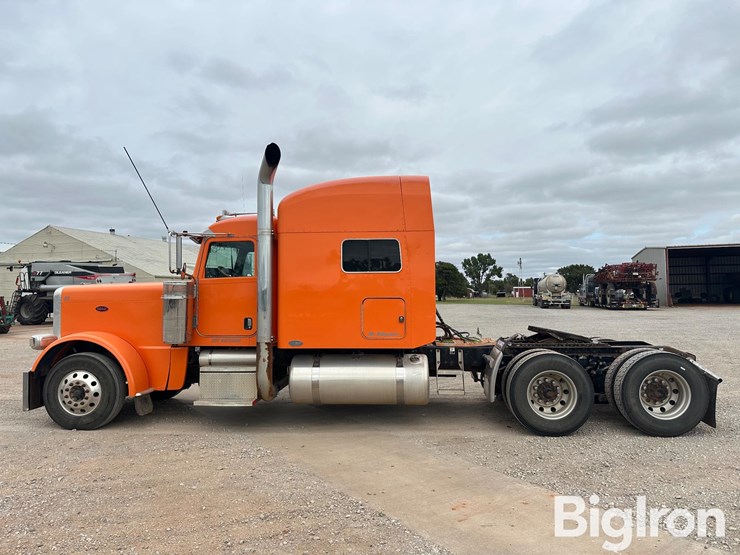 2009-peterbilt-389-image-8