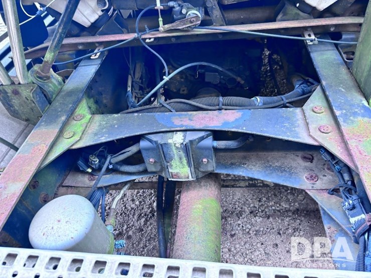 2003-volvo-10-image-48