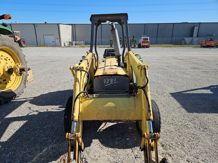 new-holland-445d-image-4