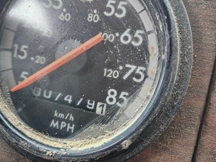 1999-freightliner-fld120-image-33