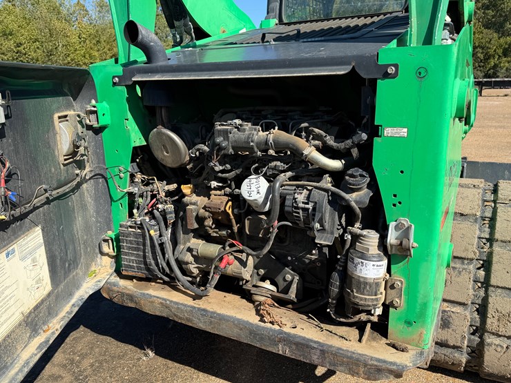 2017-bobcat-t740-image-11