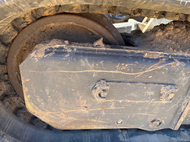 2022-case-cx57c-image-12