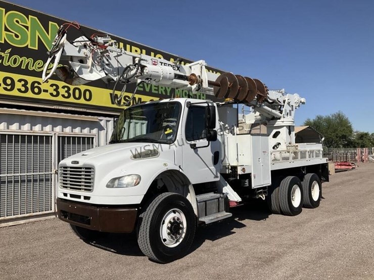 2011-freightliner-m2-digger-derrick-image-2