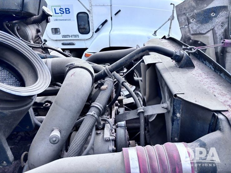 2005-kenworth-t300-image-57