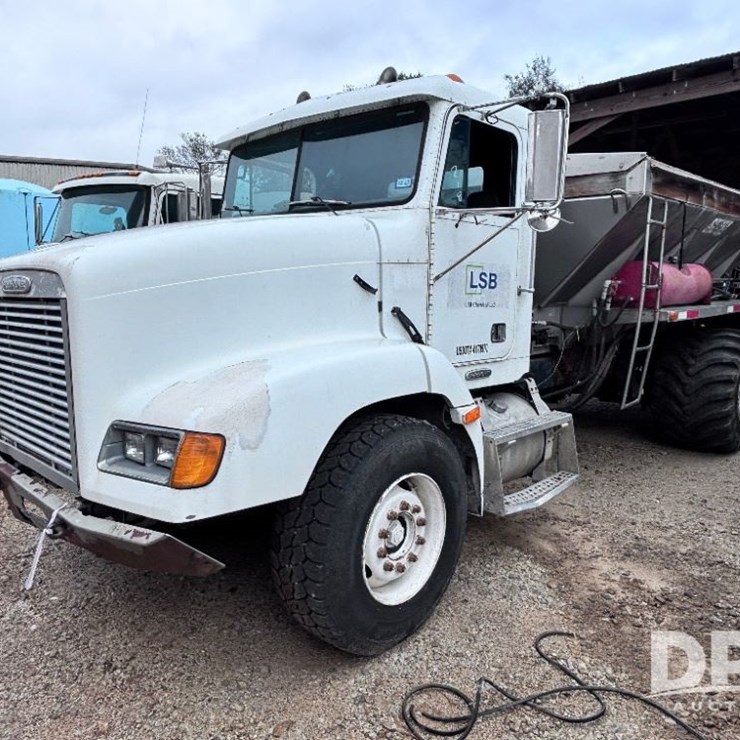 2001 FREIGHTLINER FLD112