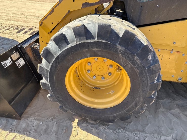 caterpillar-272d2-xhp-image-10