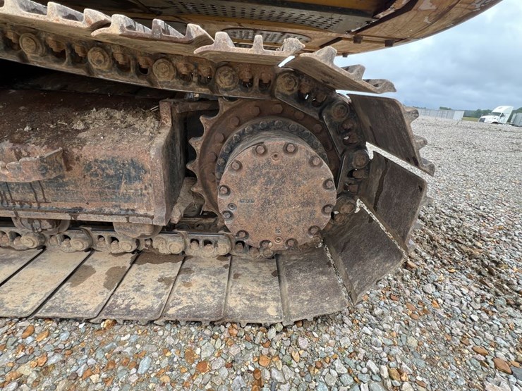 2018-deere-210g-lc-image-13