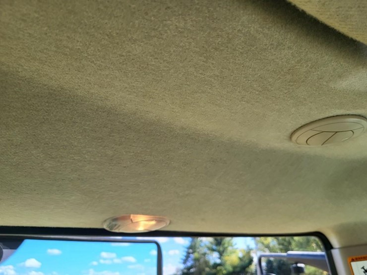 2011-john-deere-8235r-image-79