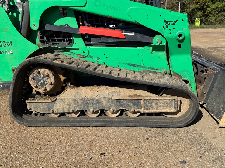 2017-bobcat-t740-image-18