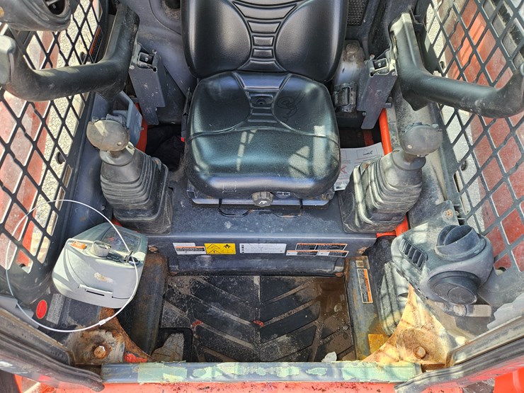 2019-kubota-ssv65-image-8