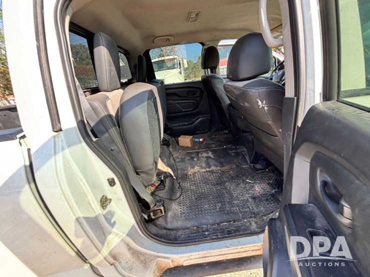 2018-nissan-titan-image-60